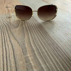 Vera Bradley Sunglasses with case